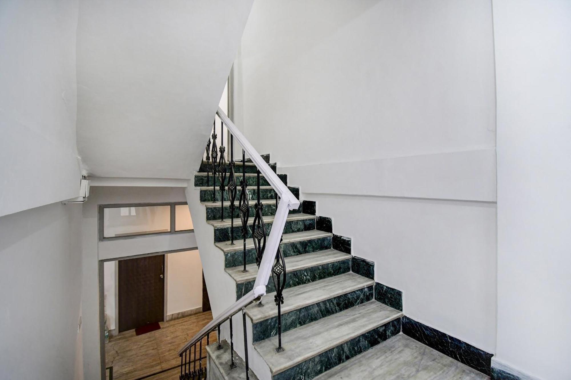 Super Oyo Hotel O Fantasy Stay Vibe Kolkata Exterior photo
